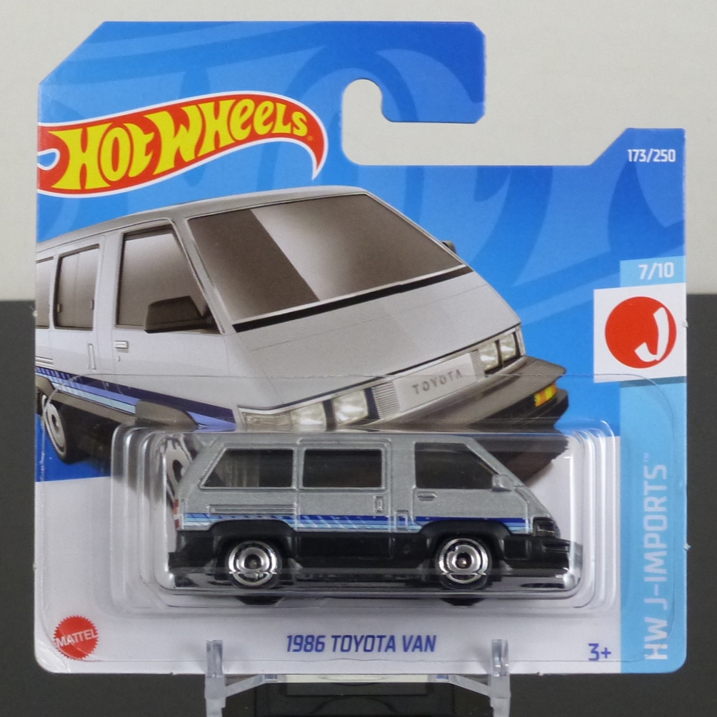 Hot Wheels Mainline 2022 173/250 1986 Toyota Van Silver & black SHORT CARD SEALED