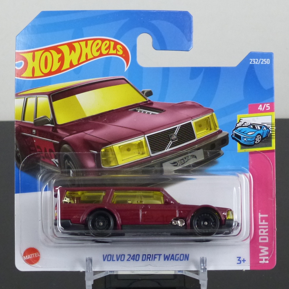 Hot Wheels Mainline 2022 232/250 Volvo 240 Drift Wagon Red SHORT CARD SEALED